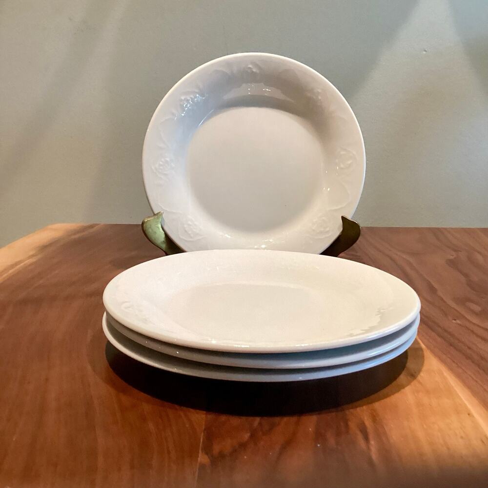 Casual Settings by Oneida Salad Plates